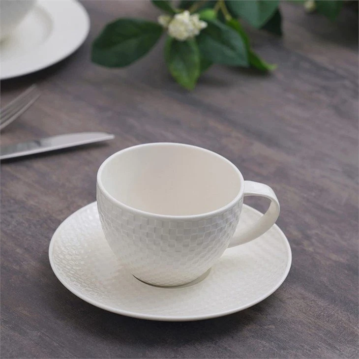 porcelain tea cups and saucers 4